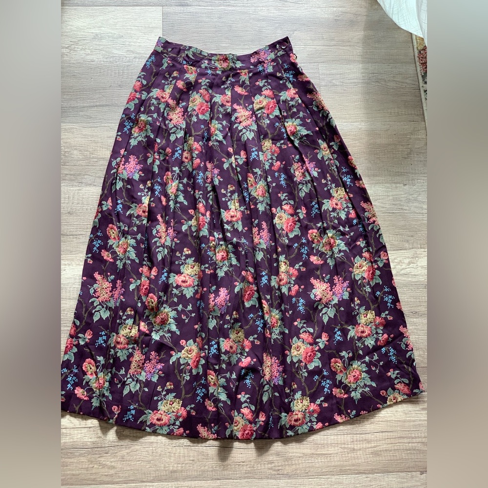 Herman Geist Woman’s 100% Rayon Spring Pleated Purple Floral MIDI Skirt Size 12